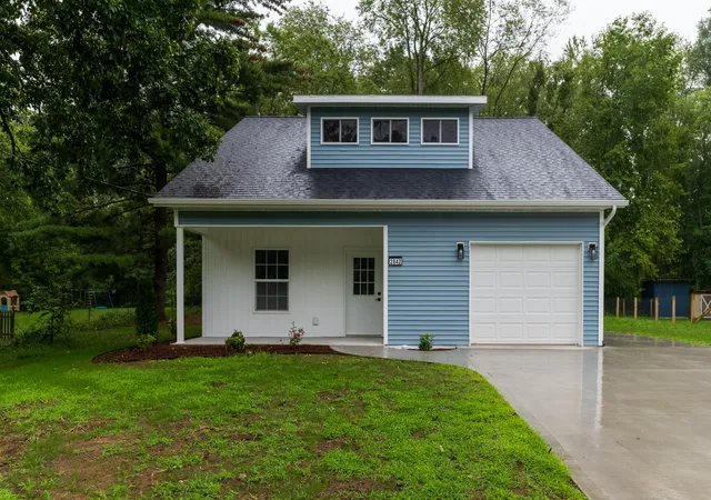 Single family home for sale at 2842 Virginia Ave, Kalamazoo, MI 49004 | MLS# 66026046091