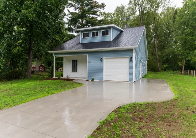 Photo 2 of Single family home for sale at 2842 Virginia Ave, Kalamazoo, MI 49004 | MLS# 66026046091 | Listing updated on 2026-08-31