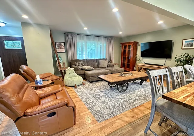 Photo 3 of Single family home for sale at 5073 Winston Dr, Swartz Creek, MI 48473 | MLS# 20261069660 | Listing updated on 2026-09-16