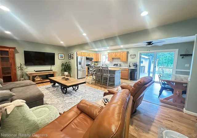 Photo 3 of Single family home for sale at 5073 Winston Dr, Swartz Creek, MI 48473 | MLS# 20261069660 | Listing updated on 2026-09-16