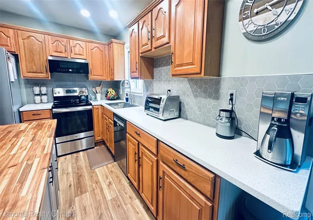 Photo 4 of Single family home for sale at 5073 Winston Dr, Swartz Creek, MI 48473 | MLS# 20261069660 | Listing updated on 2026-09-16