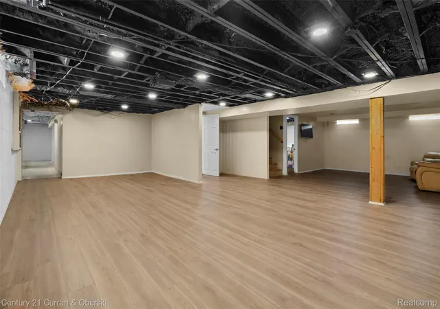 33rd image of 6151 Oakman Blvd, Dearborn, MI 48126 | MLS# 20261069665