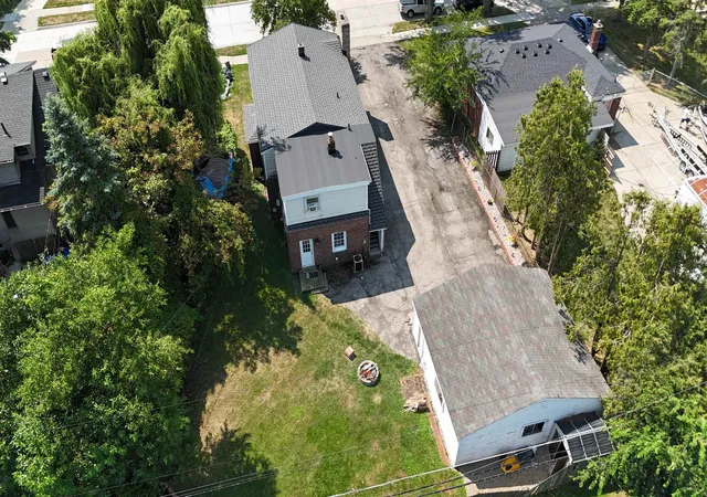 Photo 3 of Single family home for sale at 22929 Furton St, Saint Clair Shores, MI 48082 | MLS# 77080073044 | Listing updated on 2026-09-15