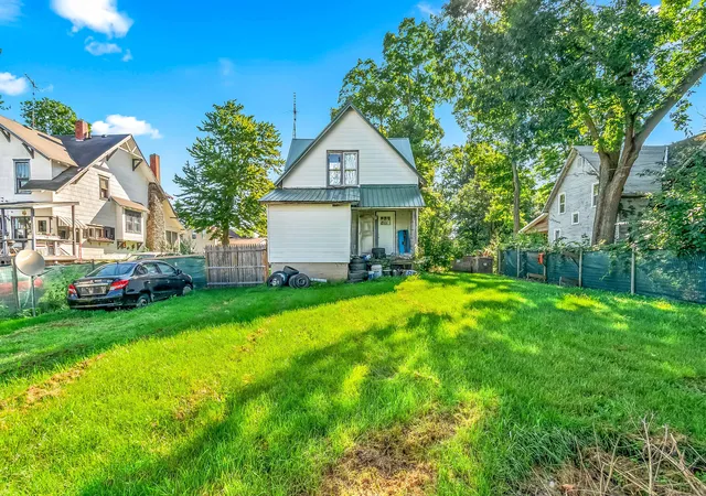 Photo 3 of Single family home for sale at 114 S Hayward St, Montgomery, MI 49255 | MLS# 53026046096 | Listing updated on 2026-08-31