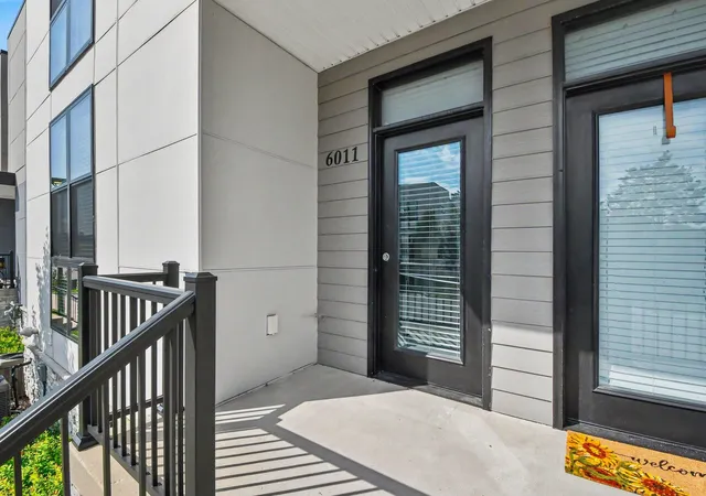 Listing Photo 4 - Condo for sale in building located at 6011 Prt Vw Dr SE, Grand Rapids, MI 49512