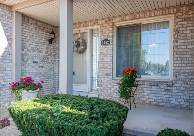 image of 7162 Fox Woods Dr, Canton, MI 48187 | MLS# 81026046098