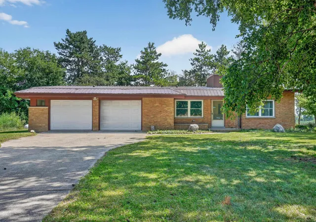 Photo 2 of Single family home for sale at 1175 S Boutell Se Rd, Bay City, MI 48708 | MLS# 61050220284 | Listing updated on 2026-08-31