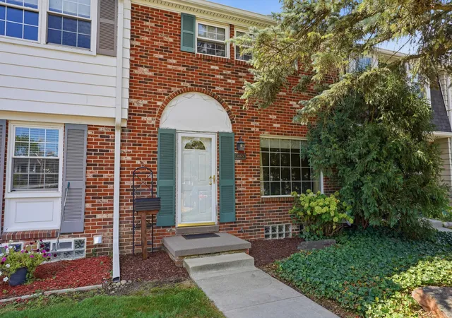Photo 3 of Condo for sale at 19372 Malvern Ct, Northville, MI 48167 | MLS# 81026046105 | Listing updated on 2026-09-17