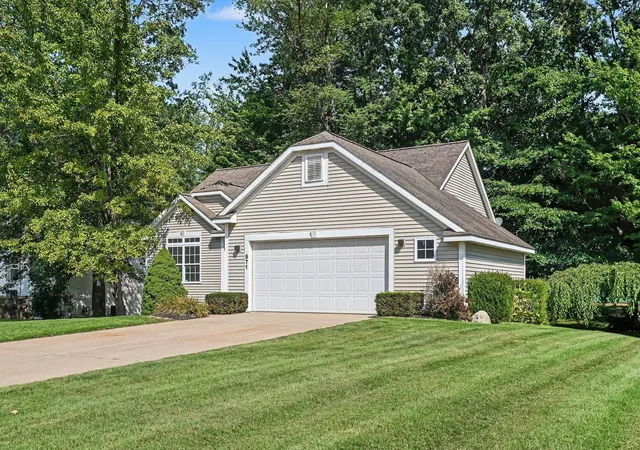 Photo 3 of Single family home for sale at 571 Pine Water Way, Holland, MI 49424 | MLS# 71026046104 | Listing updated on 2026-08-31