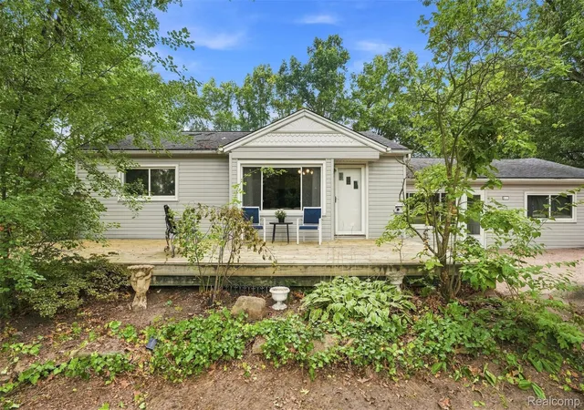 Photo 3 of Single family home for sale at 23366 Superior Pkwy, Taylor, MI 48180 | MLS# 20261069688 | Listing updated on 2026-09-19