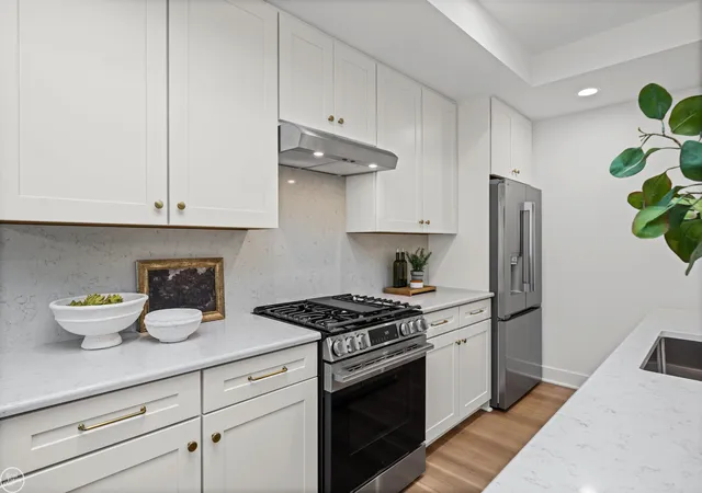Listing Photo 4 - Condo for sale in building located at 5768 Durant Ct, Warren, MI 48092
