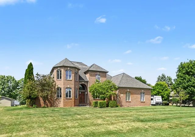 Photo 3 of Single family home for sale at 7484 Shotsilk Dr, Jackson, MI 49201 | MLS# 55026046108 | Listing updated on 2026-09-09