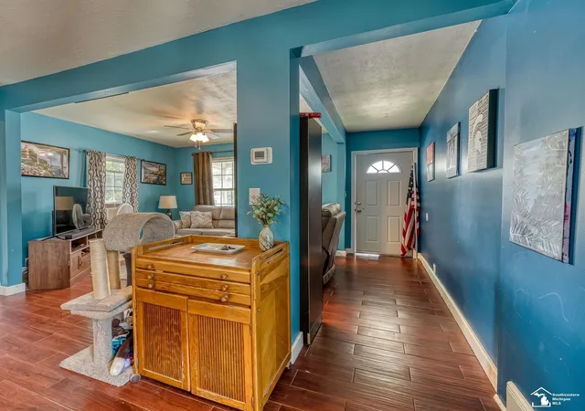 Photo 3 of Single family home for sale at 637 S Winter St, Adrian, MI 49221 | MLS# 57050220294 | Listing updated on 2026-09-17