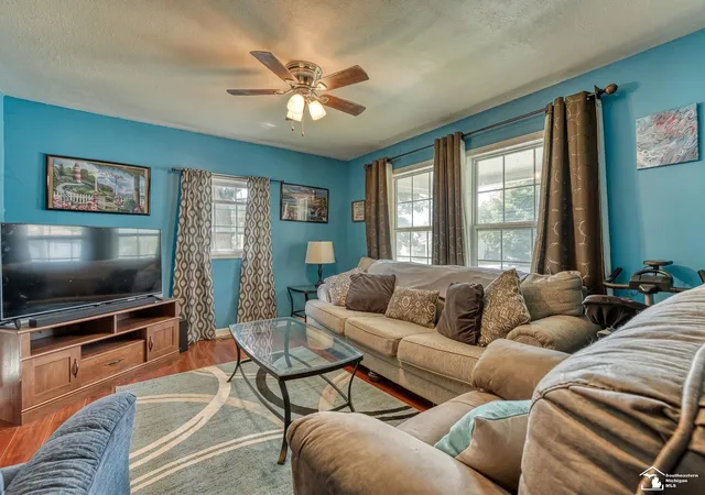 Photo 4 of Single family home for sale at 637 S Winter St, Adrian, MI 49221 | MLS# 57050220294 | Listing updated on 2026-09-17