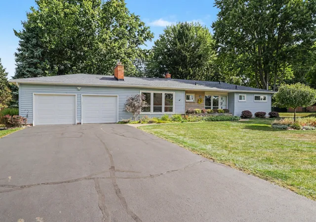 Photo 1 of Single family home for sale at 336 Lakeshore Dr, Battle Creek, MI 49015 | MLS# 64026046115 | Listing updated on 2026-09-18