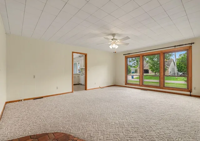 Photo 3 of Single family home for sale at 336 Lakeshore Dr, Battle Creek, MI 49015 | MLS# 64026046115 | Listing updated on 2026-09-18