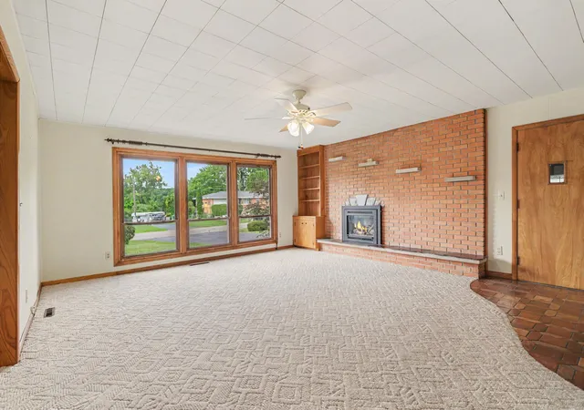 Photo 3 of Single family home for sale at 336 Lakeshore Dr, Battle Creek, MI 49015 | MLS# 64026046115 | Listing updated on 2026-09-18