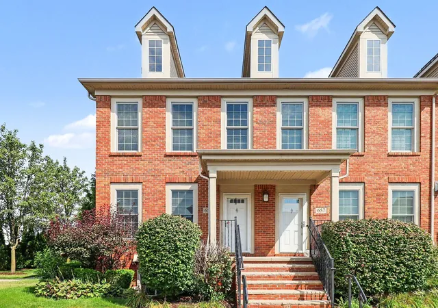 Photo 3 of Condo for sale at 659 Vinewood St, Wyandotte, MI 48192 | MLS# 81026046116 | Listing updated on 2026-08-31