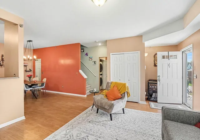 Listing Photo 5 - Condo for sale in building located at 659 Vinewood St, Wyandotte, MI 48192