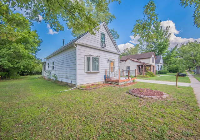 Photo 2 of Single family home for sale at 674 Campbell Ave, Ypsilanti, MI 48198 | MLS# 81026046118 | Listing updated on 2026-09-08