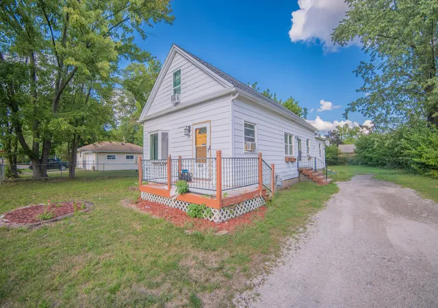 Photo 3 of Single family home for sale at 674 Campbell Ave, Ypsilanti, MI 48198 | MLS# 81026046118 | Listing updated on 2026-09-08