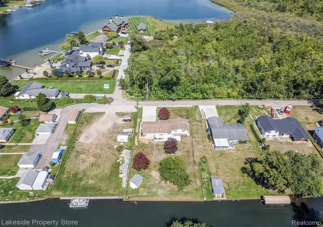 Photo 4 of Single family home for sale at 841 Driburg Dr, Commerce Township, MI 48390 | MLS# 20261069735 | Listing updated on 2026-10-05