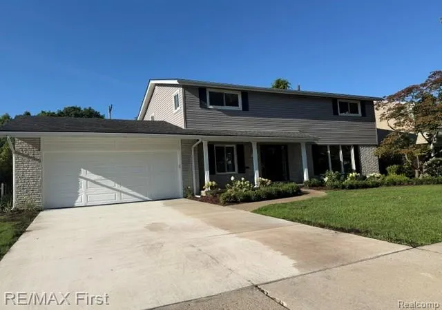 3rd image of 971 Canterbury Rd, Grosse Pointe Woods, MI 48236 | MLS# 20261069734