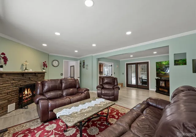 Photo 4 of Single family home for sale at 15500 Millar Rd, Clinton Township, MI 48036 | MLS# 20261069736 | Listing updated on 2026-10-19