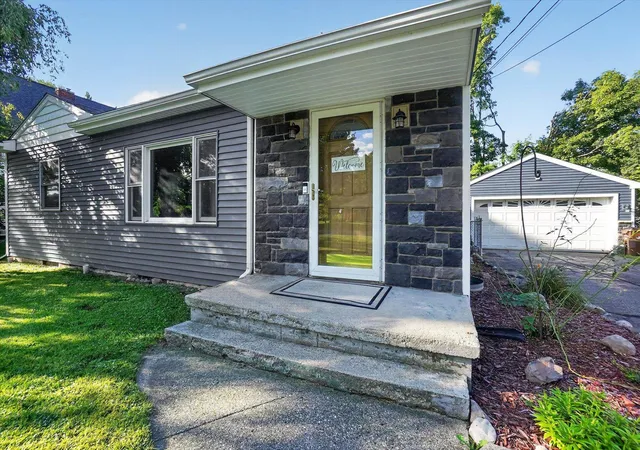 Photo 5 of Single family home for sale at 616 E Grand River Rd, Laingsburg, MI 48848 | MLS# 5050220302 | Listing updated on 2026-09-05