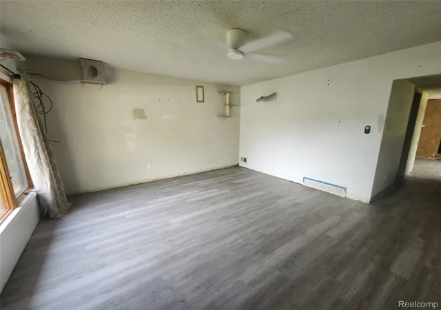 Photo 3 of Single family home for sale at 262 Betty St, Ortonville, MI 48462 | MLS# 20261069753 | Listing updated on 2026-09-01