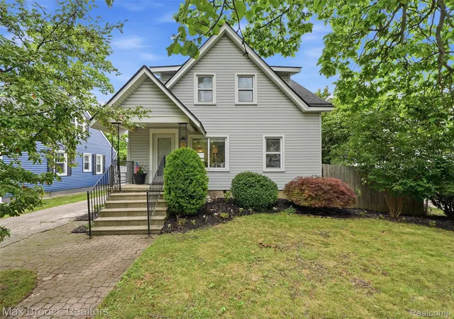 Photo 2 of Single family home for sale at 1216 W Windemere Ave, Royal Oak, MI 48073 | MLS# 20261069756 | Listing updated on 2026-09-13