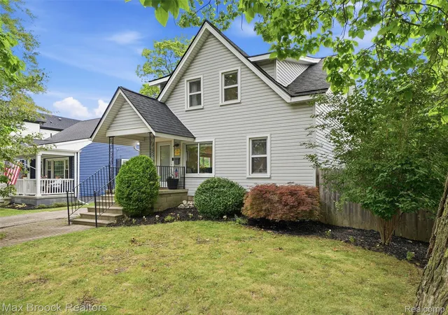 Photo 2 of Single family home for sale at 1216 W Windemere Ave, Royal Oak, MI 48073 | MLS# 20261069756 | Listing updated on 2026-09-13