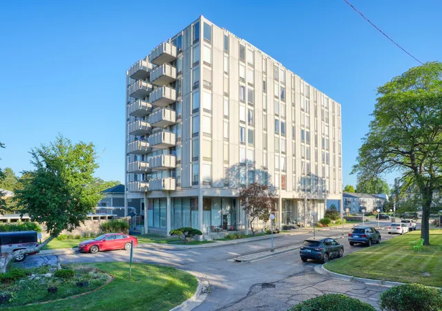 Photo 2 of Condo for sale at 715 W Michigan Ave #404, Jackson, MI 49201 | MLS# 55026046124 | Listing updated on 2026-09-01