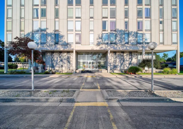 Photo 3 of Condo for sale at 715 W Michigan Ave #404, Jackson, MI 49201 | MLS# 55026046124 | Listing updated on 2026-09-01