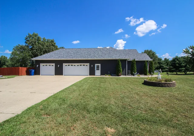 Photo 3 of Single family home for sale at 17700 Brad Ln, Three Rivers, MI 49093 | MLS# 68026046129 | Listing updated on 2026-10-07