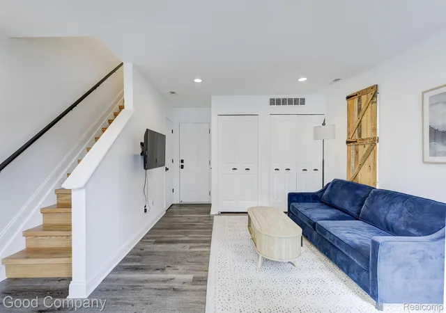 Listing Photo 4 - Condo for sale in building located at 291 E Palmer St, DetroitCity_Wayne, MI 48202 - Unit #12