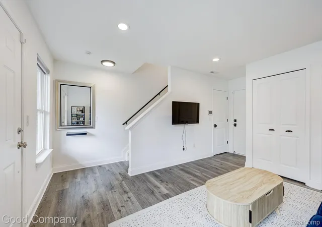Listing Photo 5 - Condo for sale in building located at 291 E Palmer St, DetroitCity_Wayne, MI 48202 - Unit #12