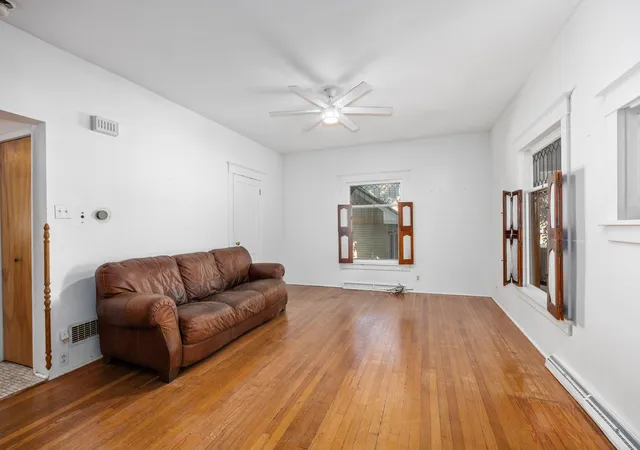 Photo 4 of Single family home for sale at 122 E Elm St, Carson City, MI 48811 | MLS# 65026046132 | Listing updated on 2026-09-09