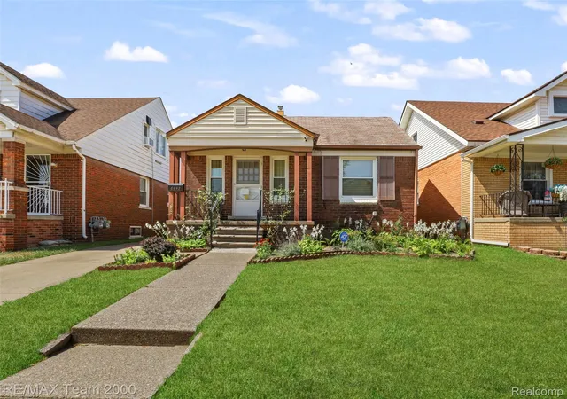 Photo 3 of Single family home for sale at 6847 Middlepointe St, Dearborn, MI 48126 | MLS# 20261069775 | Listing updated on 2026-09-01