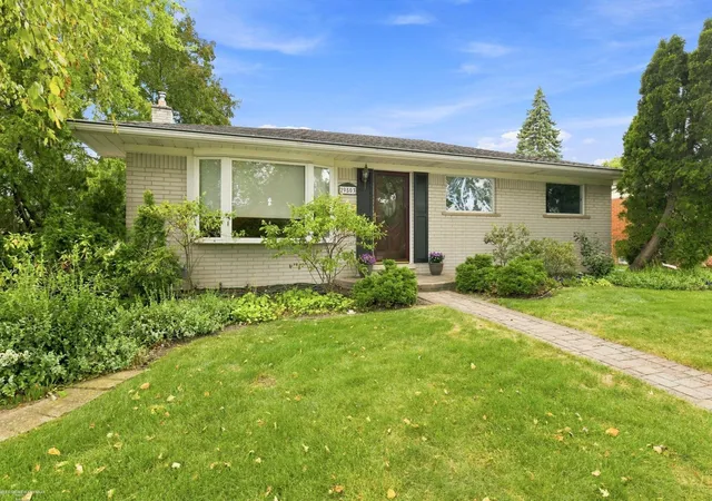 Photo 1 of Single family home for sale at 29503 Dover Ave, Warren, MI 48088 | MLS# 58050220310 | Listing updated on 2026-09-16