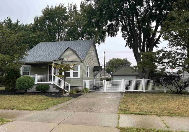 Photo 1 of Single family home for sale at 7393 Dale St, Center Line, MI 48015 | MLS# 58050220311 | Listing updated on 2026-08-31