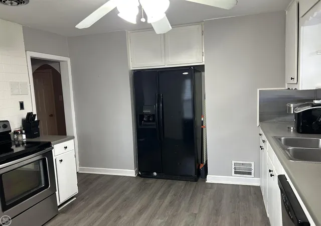 Photo 4 of Single family home for sale at 7393 Dale St, Center Line, MI 48015 | MLS# 58050220311 | Listing updated on 2026-08-31