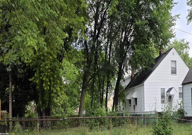 Photo 2 of Single family home for sale at 18911 Riverview St, Detroit, MI 48219 | MLS# 58050220313 | Listing updated on 2026-08-31