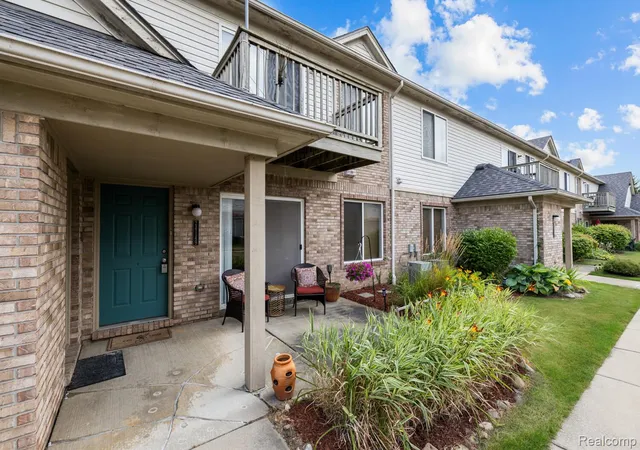 Photo 2 of Condo for sale at 24149 Wedgewood Cir, Warren, MI 48091 | MLS# 20261069792 | Listing updated on 2026-09-01