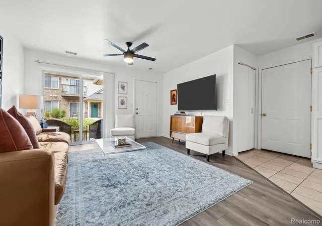 Photo 3 of Condo for sale at 24149 Wedgewood Cir, Warren, MI 48091 | MLS# 20261069792 | Listing updated on 2026-09-01