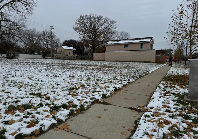 Photo 2 of Land for sale at 720 S Martin Luther King Jr Dr St, Jackson, MI 49203 | MLS# 20261069798 | Listing updated on 2026-09-16