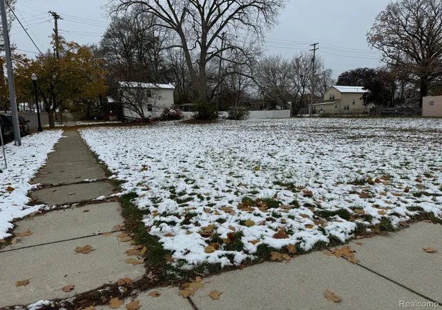 Photo 3 of Land for sale at 720 S Martin Luther King Jr Dr St, Jackson, MI 49203 | MLS# 20261069798 | Listing updated on 2026-09-16