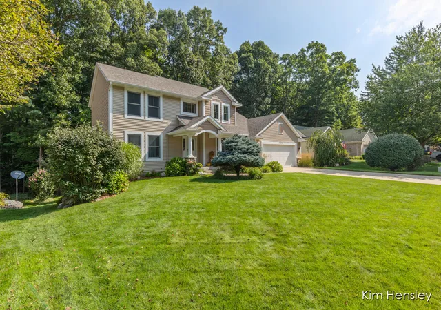 Photo 2 of Single family home for sale at 2603 Golfbury Dr Sw, Wyoming, MI 49519 | MLS# 65026046147 | Listing updated on 2026-09-17