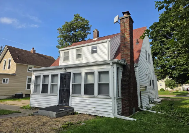 Photo 3 of Single family home for sale at 224 N Clinton St, Charlotte, MI 48813 | MLS# 55026046149 | Listing updated on 2026-08-31
