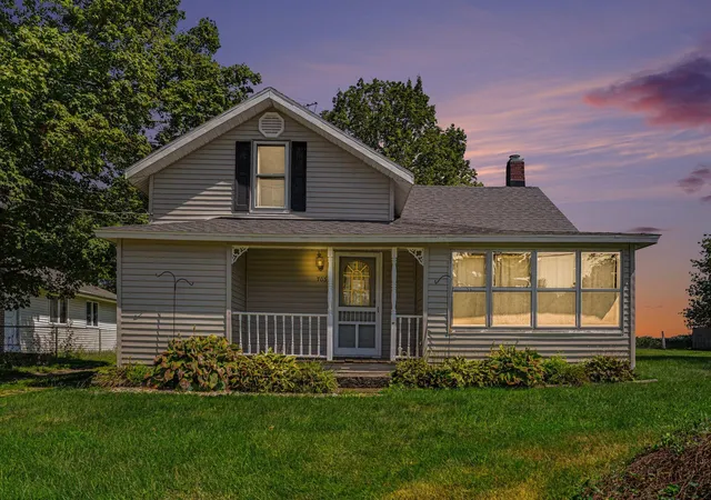 Photo 2 of Single family home for sale at 703 Best St, Vicksburg, MI 49097 | MLS# 66026046151 | Listing updated on 2026-08-31